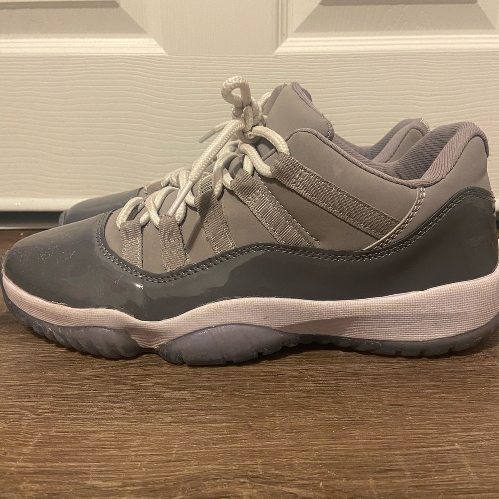 Cool Greys Lows Jordan 11 SIZE 10 (Used)